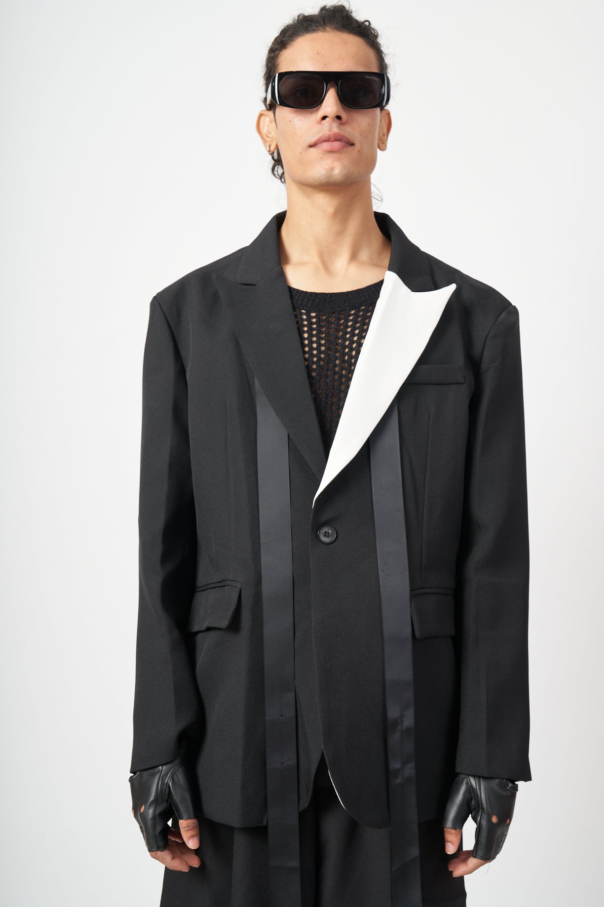 Black Avant-Garde Contrast Lapel Blazer