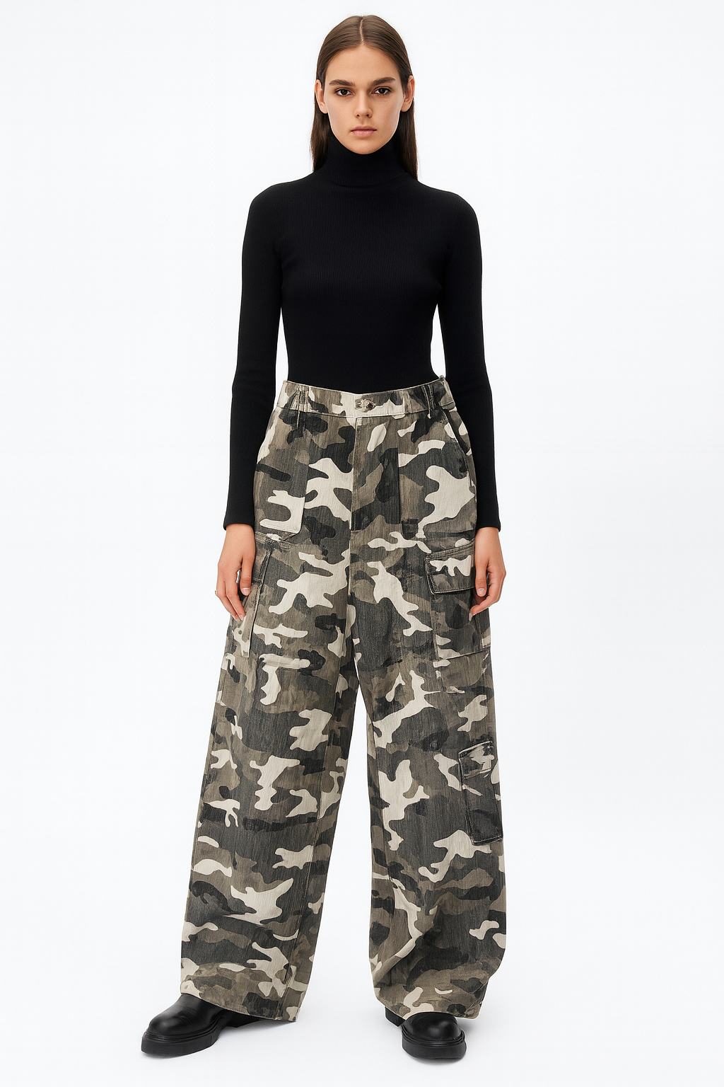 Classic Camo Wide-Leg Cargo Pants