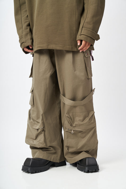 Oversized Multi-Pocket Utility Cargo Pants – Olive