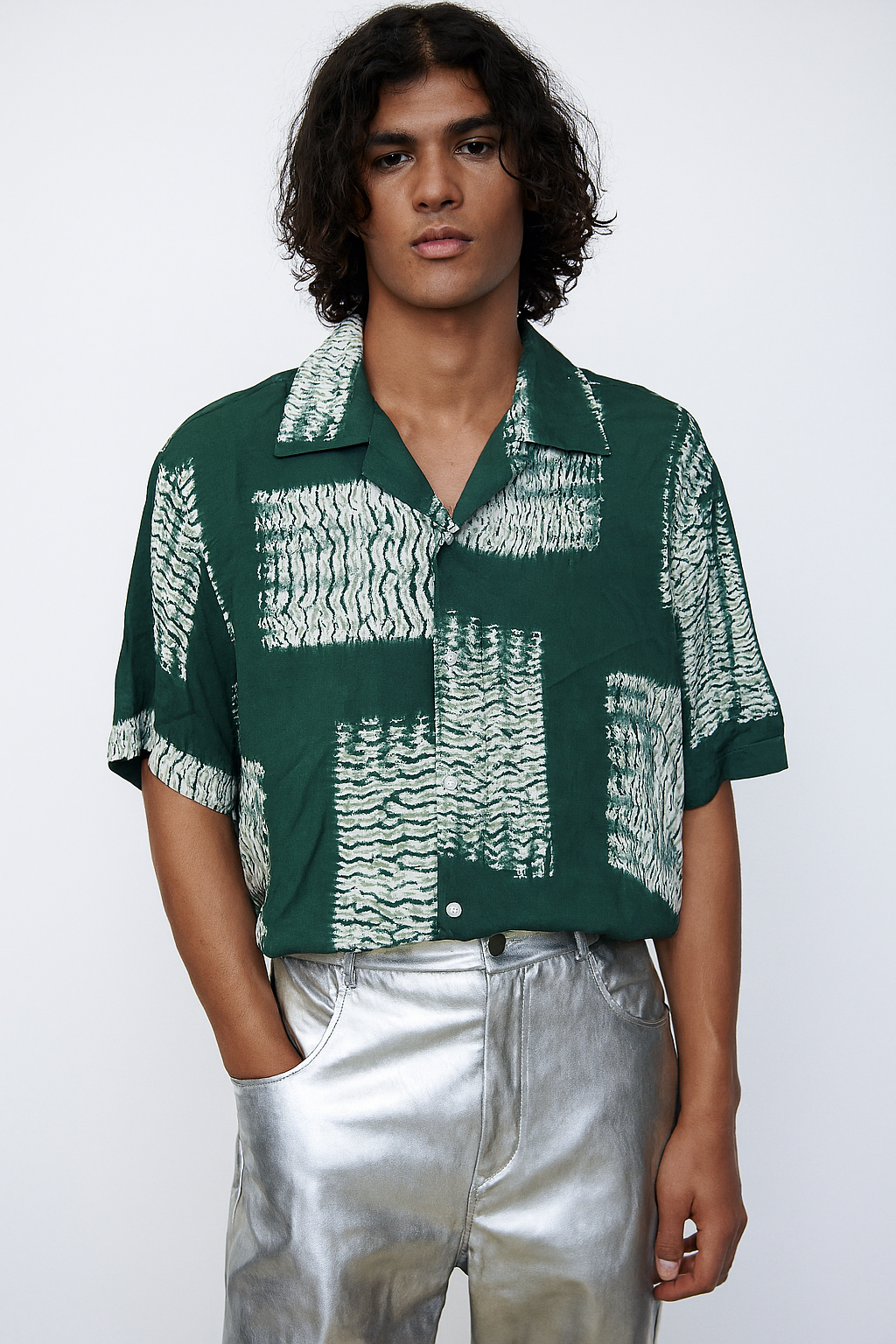 Green Abstract Print Cropped Shirt